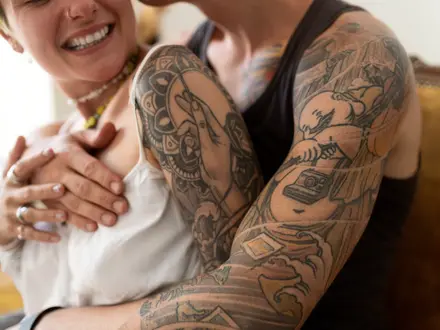 ¿Citas de tatuajes? Sitio de citas de tatuajes en línea