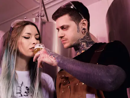 Sitio de citas de piercing